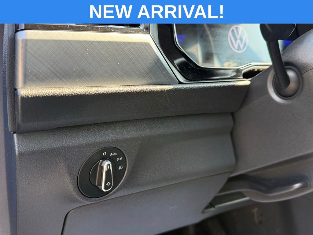 Used 2024 Volkswagen Jetta SE image 22