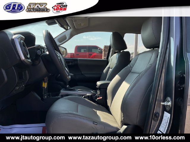 Used 2018 Toyota Tacoma SR5 AWD/4WD image 10
