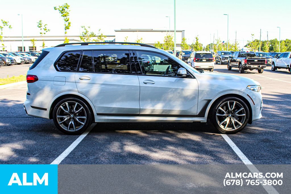 Used 2022 BMW X7 M50i w/ Dynamic Handling Package AWD/4WD image 9
