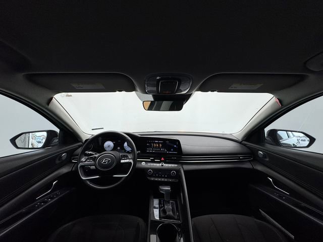 Used 2023 Hyundai Elantra SEL w/ Convenience Package image 20