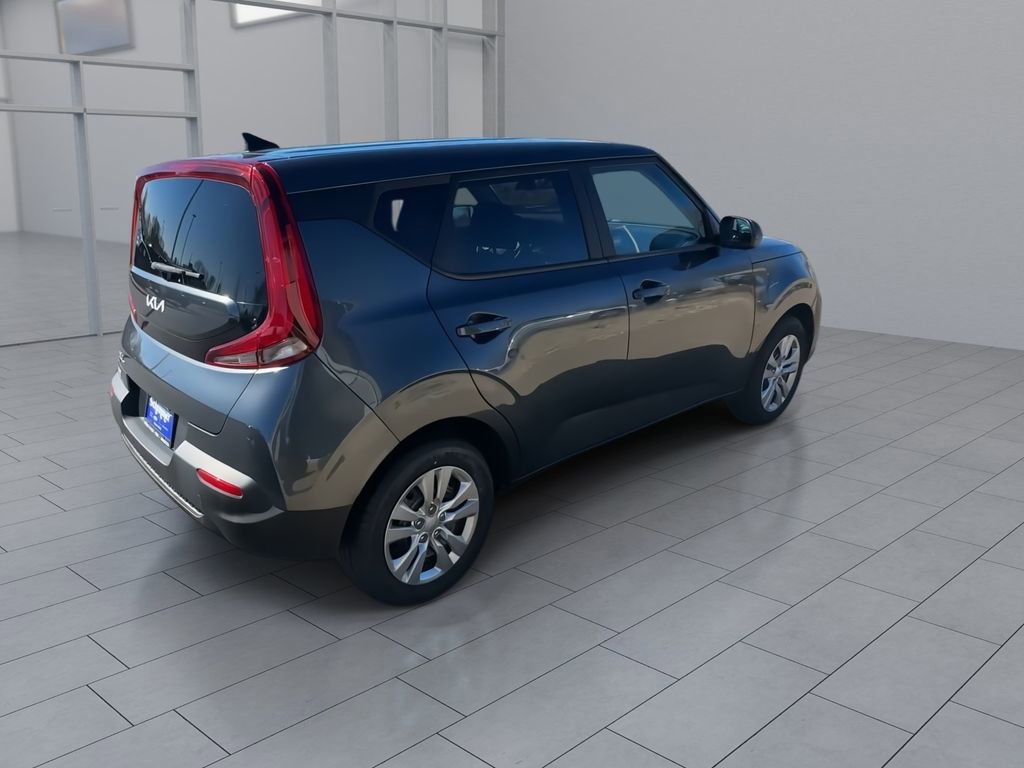 Used 2022 Kia Soul LX image 8