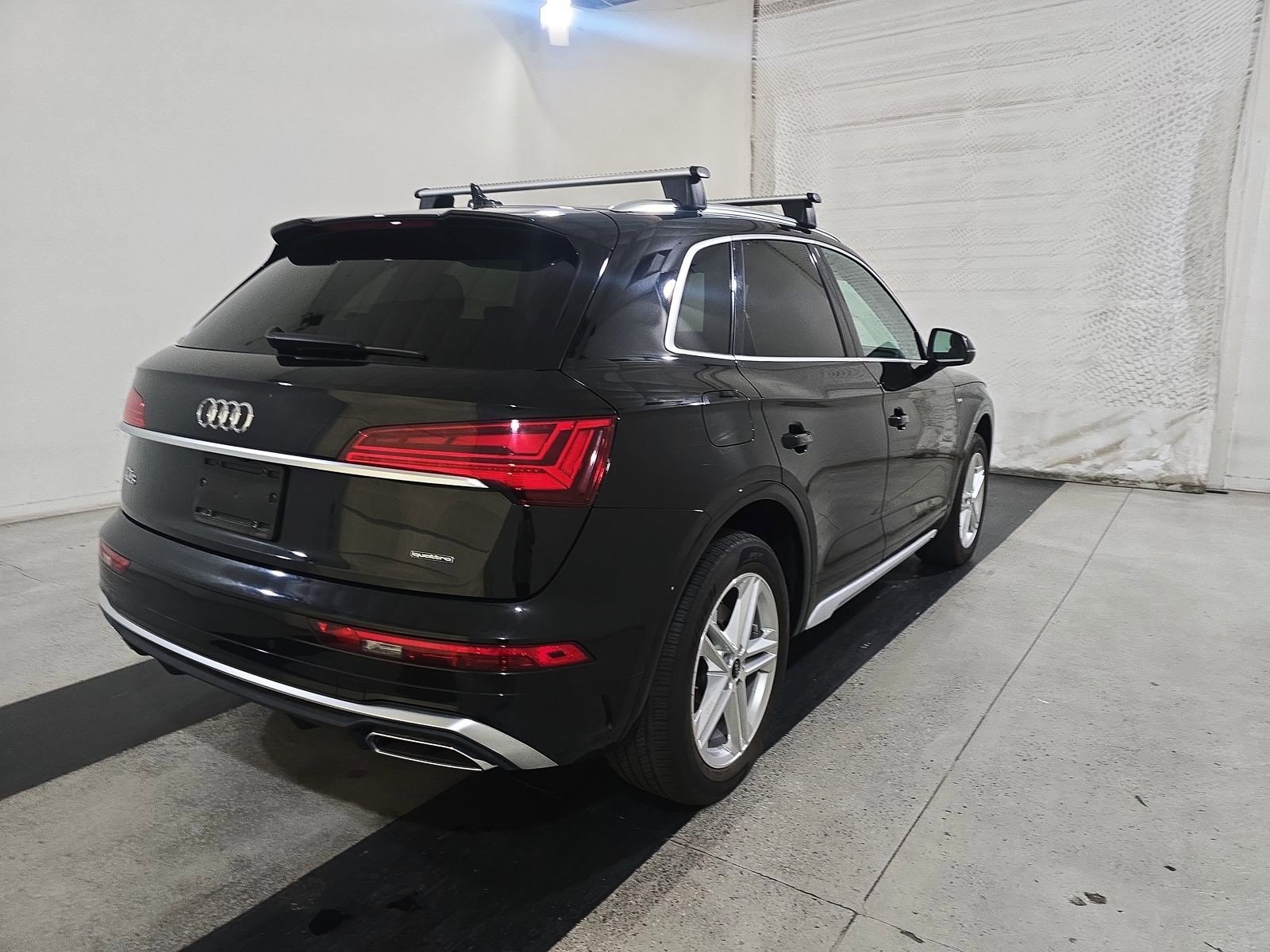 Used 2022 Audi Q5 e Premium w/ Convenience Package image 6