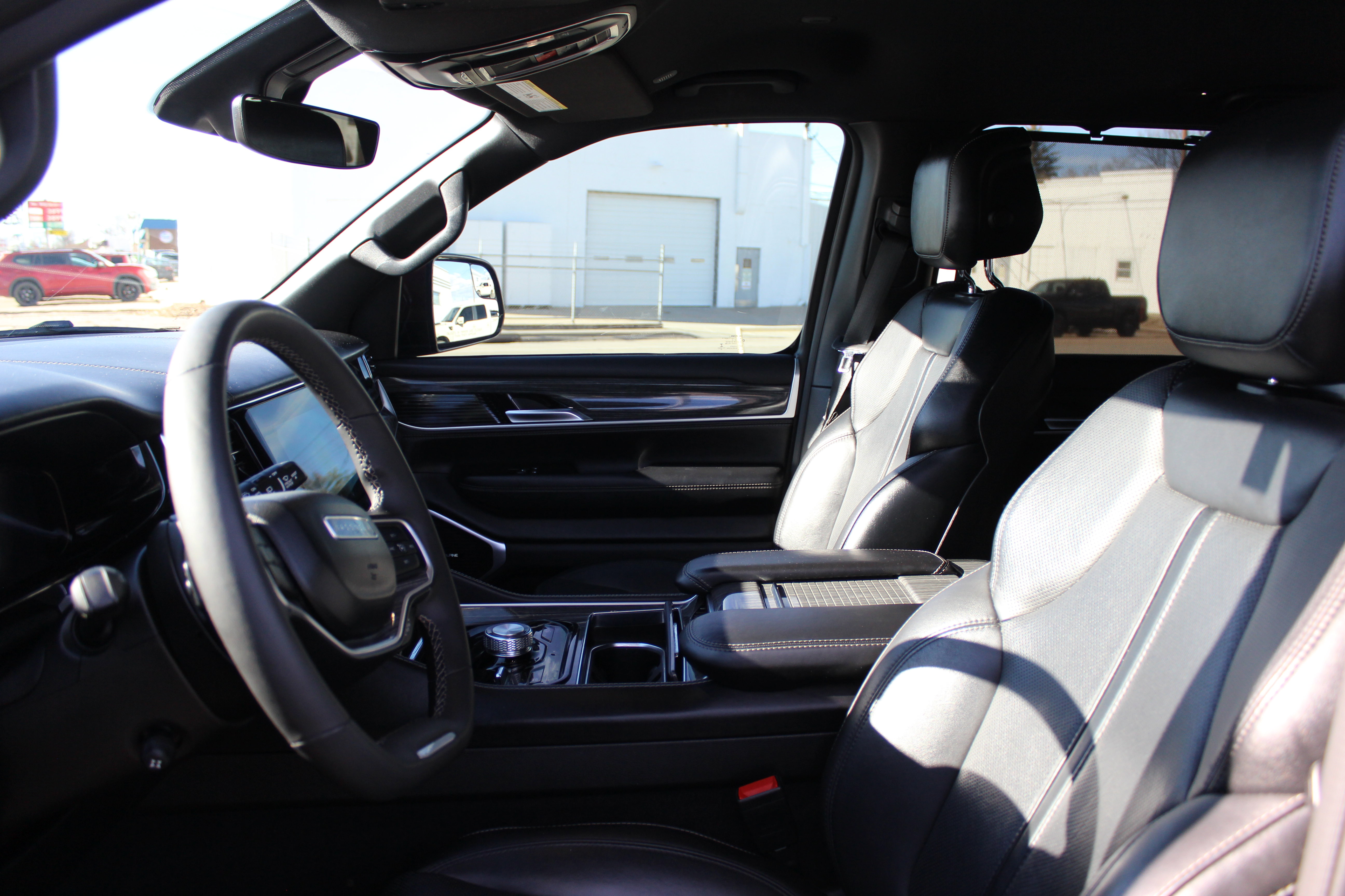 Used 2022 Jeep Wagoneer Series III w/ Convenience Group I image 17