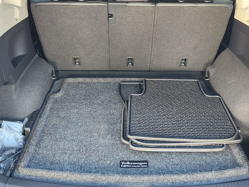 Certified 2023 Volkswagen Tiguan SE image 13
