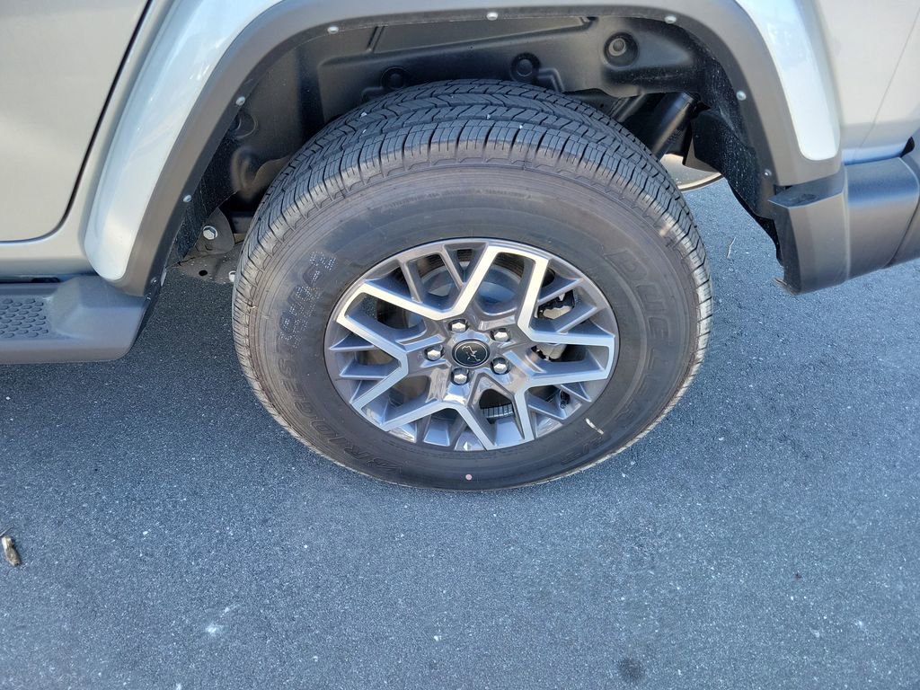 Used 2024 Jeep Wrangler Sahara image 7