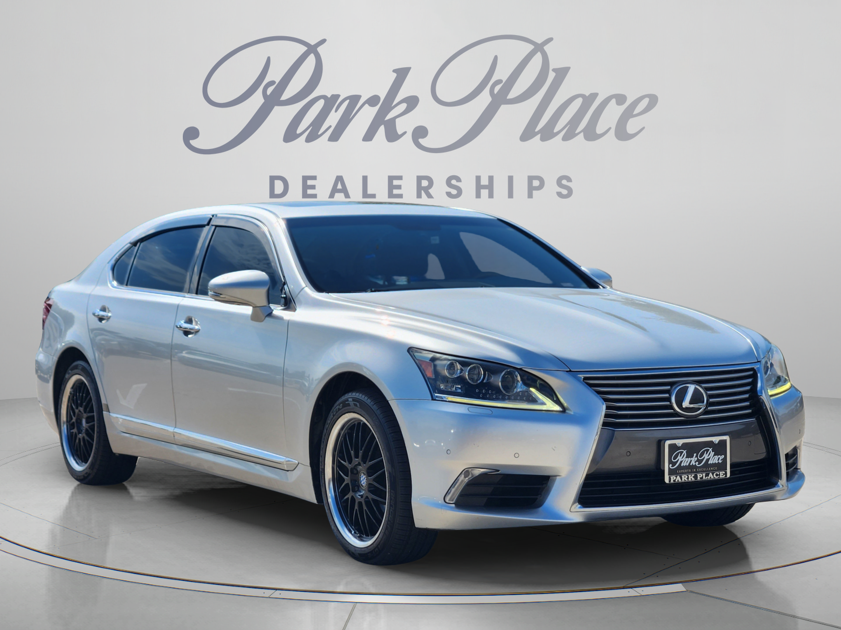 Used 2016 Lexus LS 460 L RWD image 4