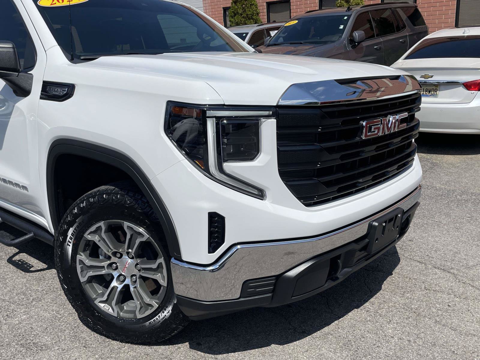 Used 2024 GMC Sierra 1500 Pro w/ X31 Off-Road Package AWD/4WD image 26