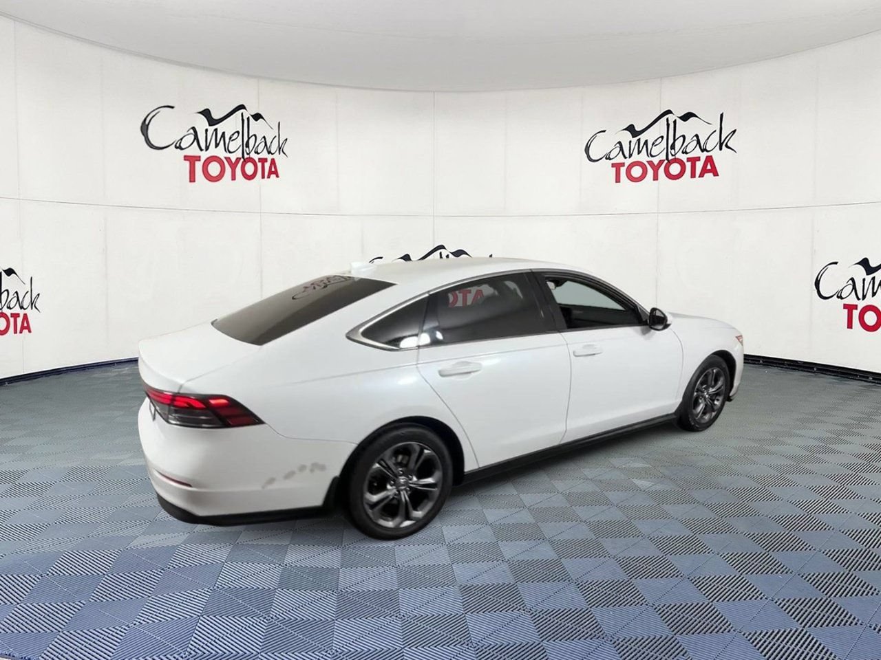 Used 2023 Honda Accord EX image 3