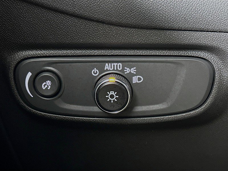 Used 2023 Chevrolet Equinox LS image 10