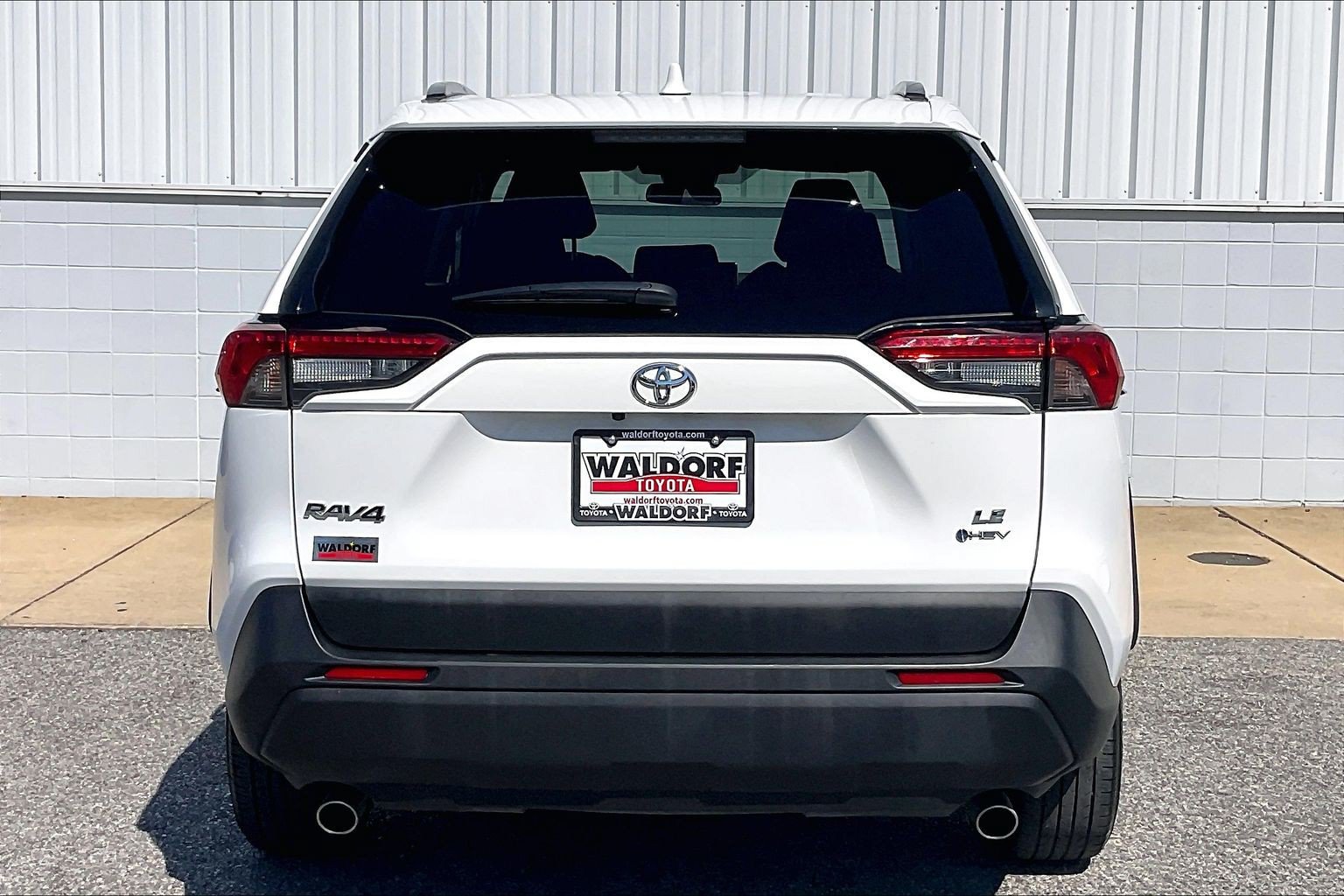 Used 2025 Toyota RAV4 LE AWD/4WD image 5