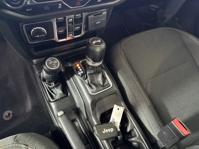 Used 2024 Jeep Wrangler Unlimited w/ Convenience Group image 20