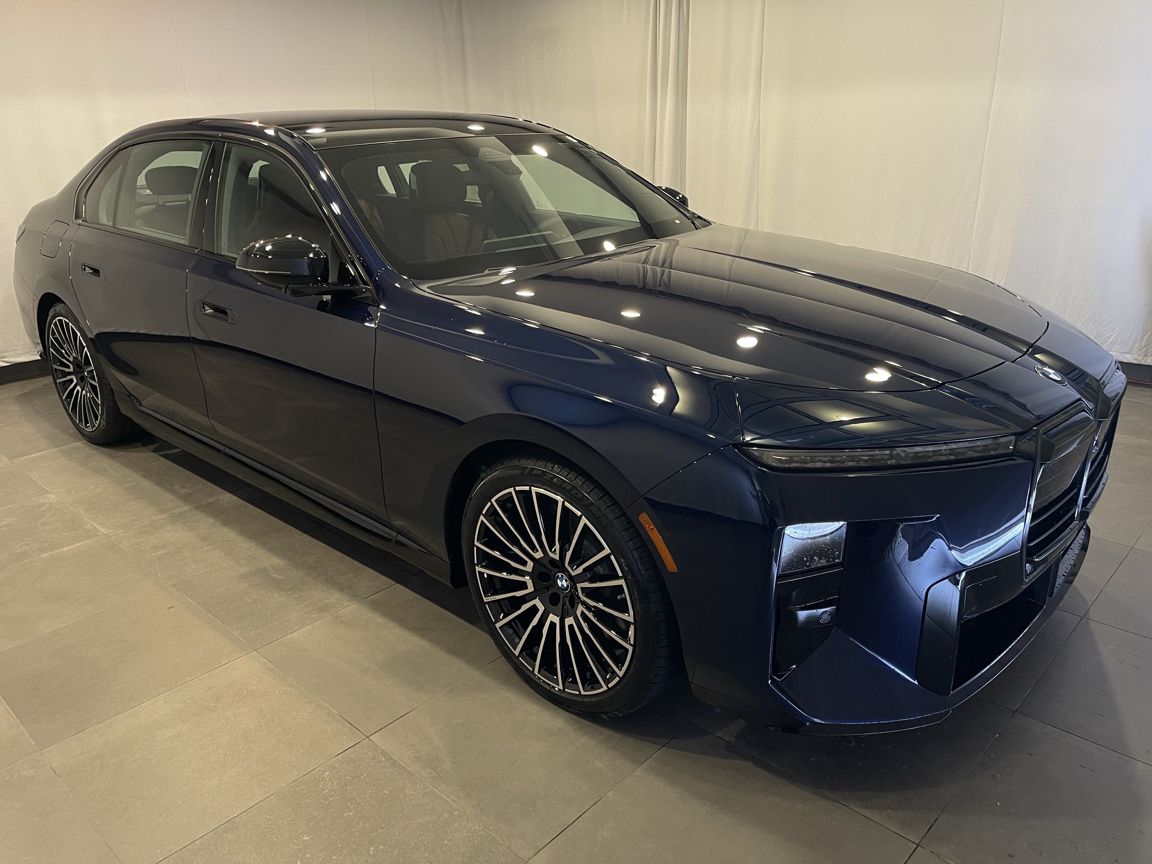New 2027 BMW 740i xDrive w/ Executive Package AWD/4WD image 3