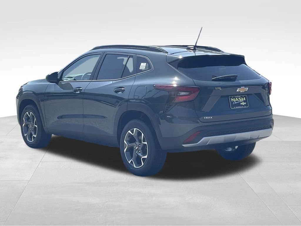 New 2026 Chevrolet Trax LT w/ Driver Confidence Package FWD image 5