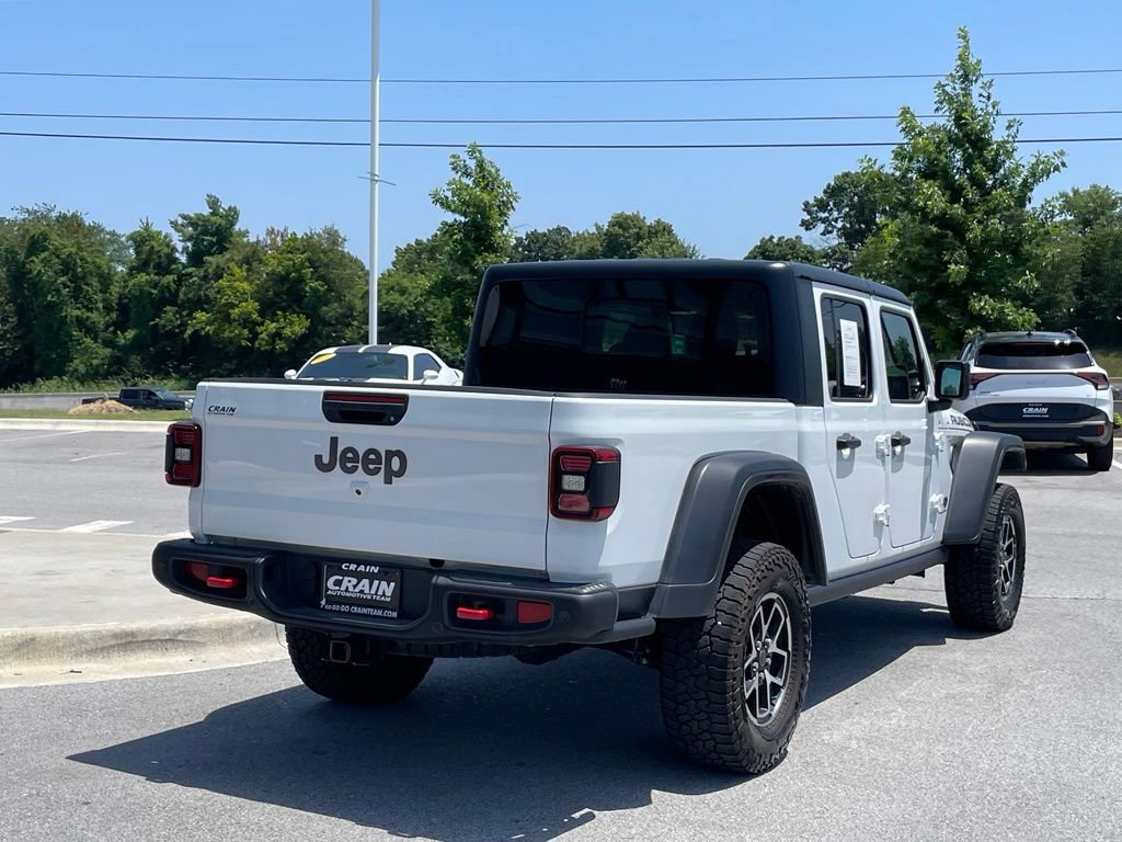 Used 2024 Jeep Gladiator Rubicon w/ Technology Group AWD/4WD image 7
