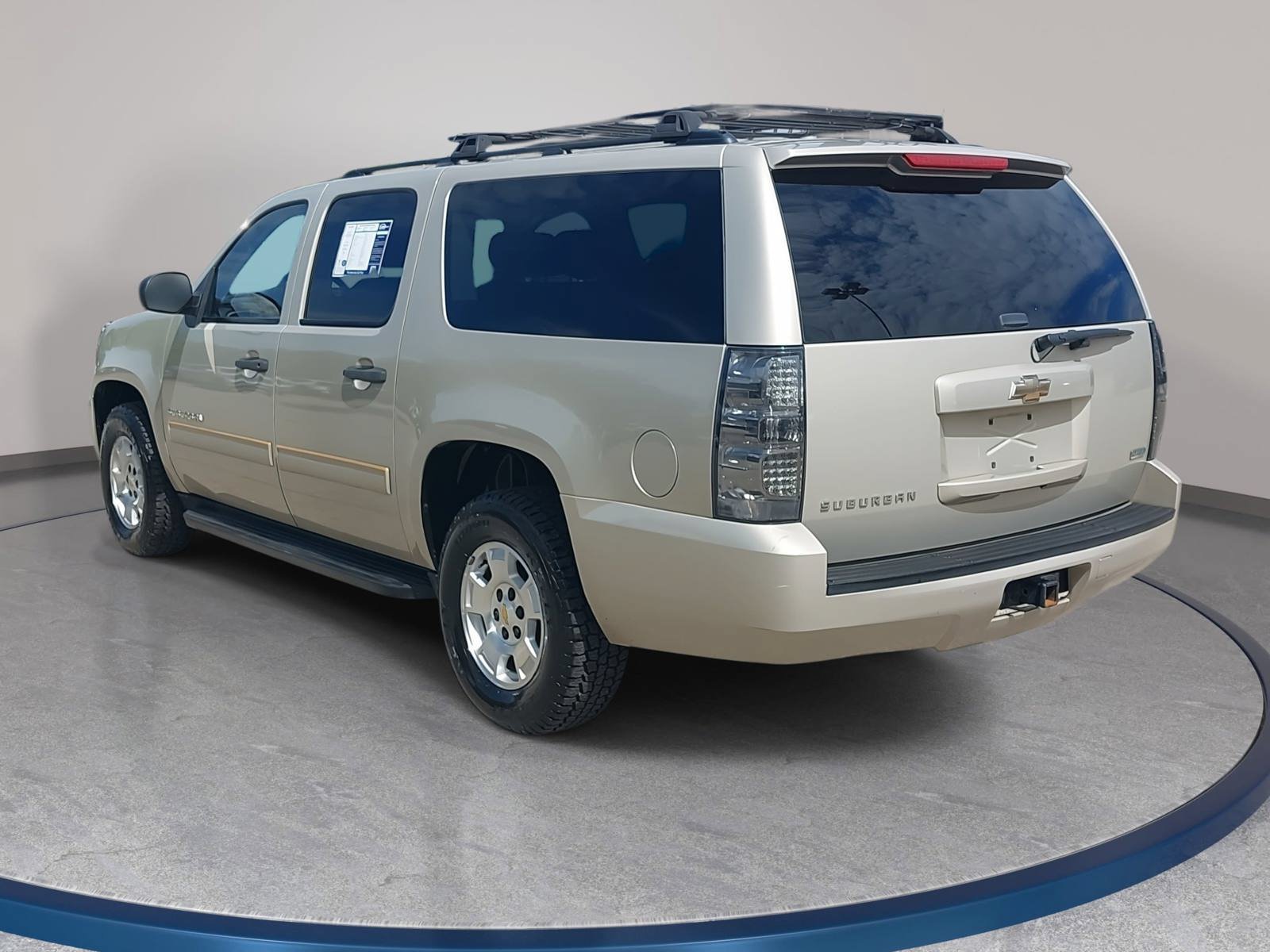 Used 2010 Chevrolet Suburban LS RWD image 7
