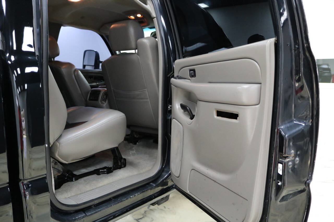 Used 2006 GMC Sierra 2500 SLT w/ Heavy-Duty Power Package image 49