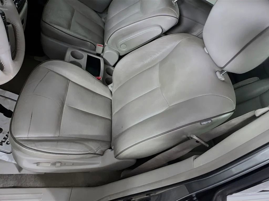 Used 2015 Nissan Quest SL w/ Bose Package FWD image 20