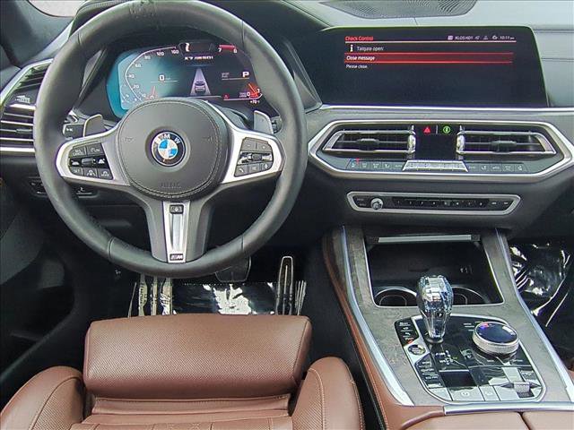Used 2020 BMW X7 M50i w/ Dynamic Handling Package image 17