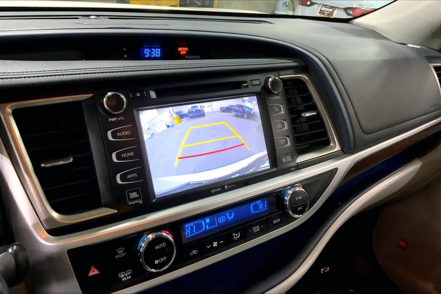 Used 2015 Toyota Highlander Limited Platinum AWD/4WD image 27