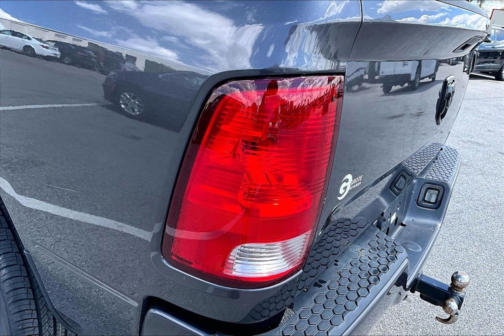 Used 2015 RAM 1500 Express AWD/4WD image 32