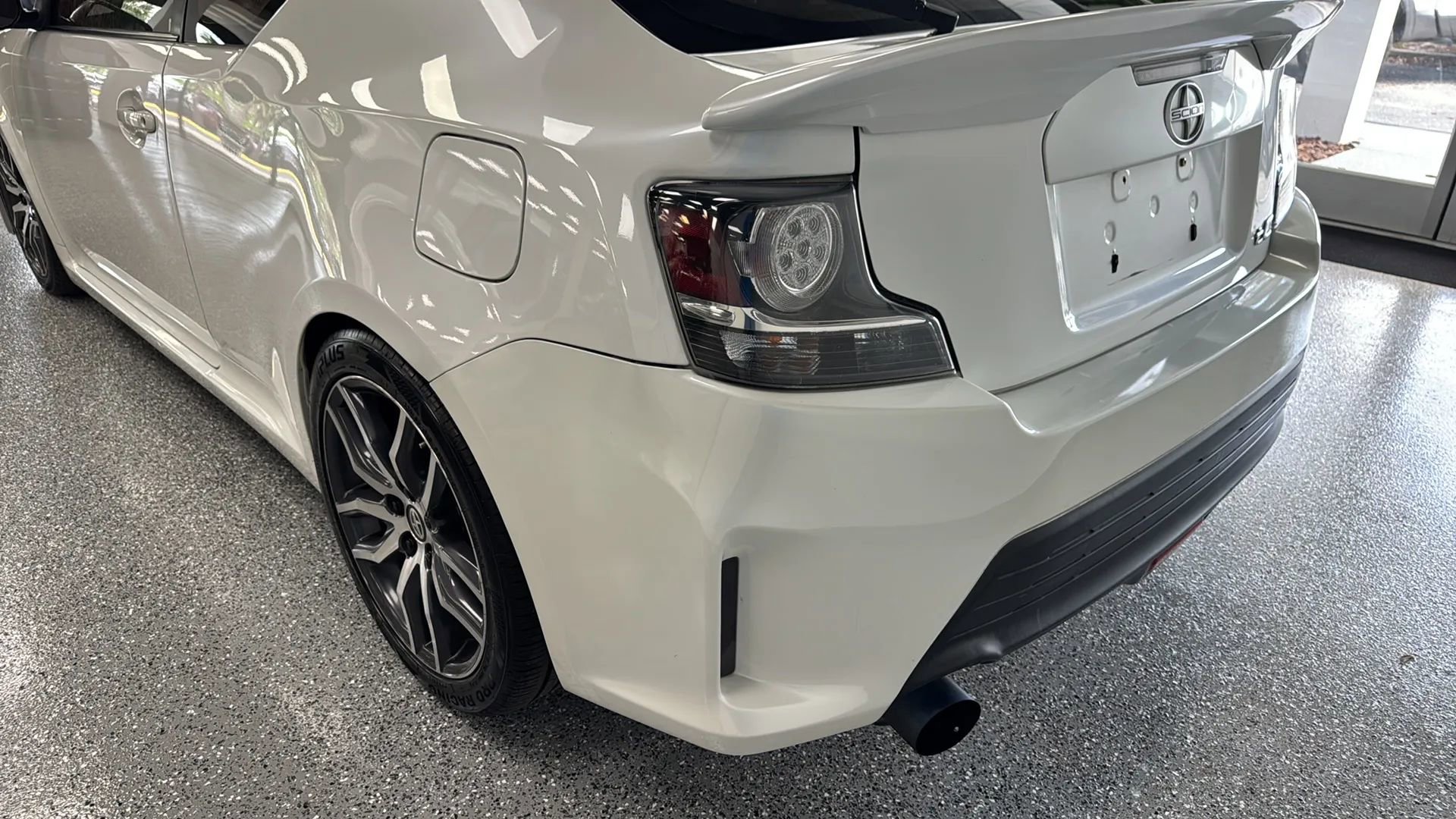 Used 2015 Scion tC FWD image 31