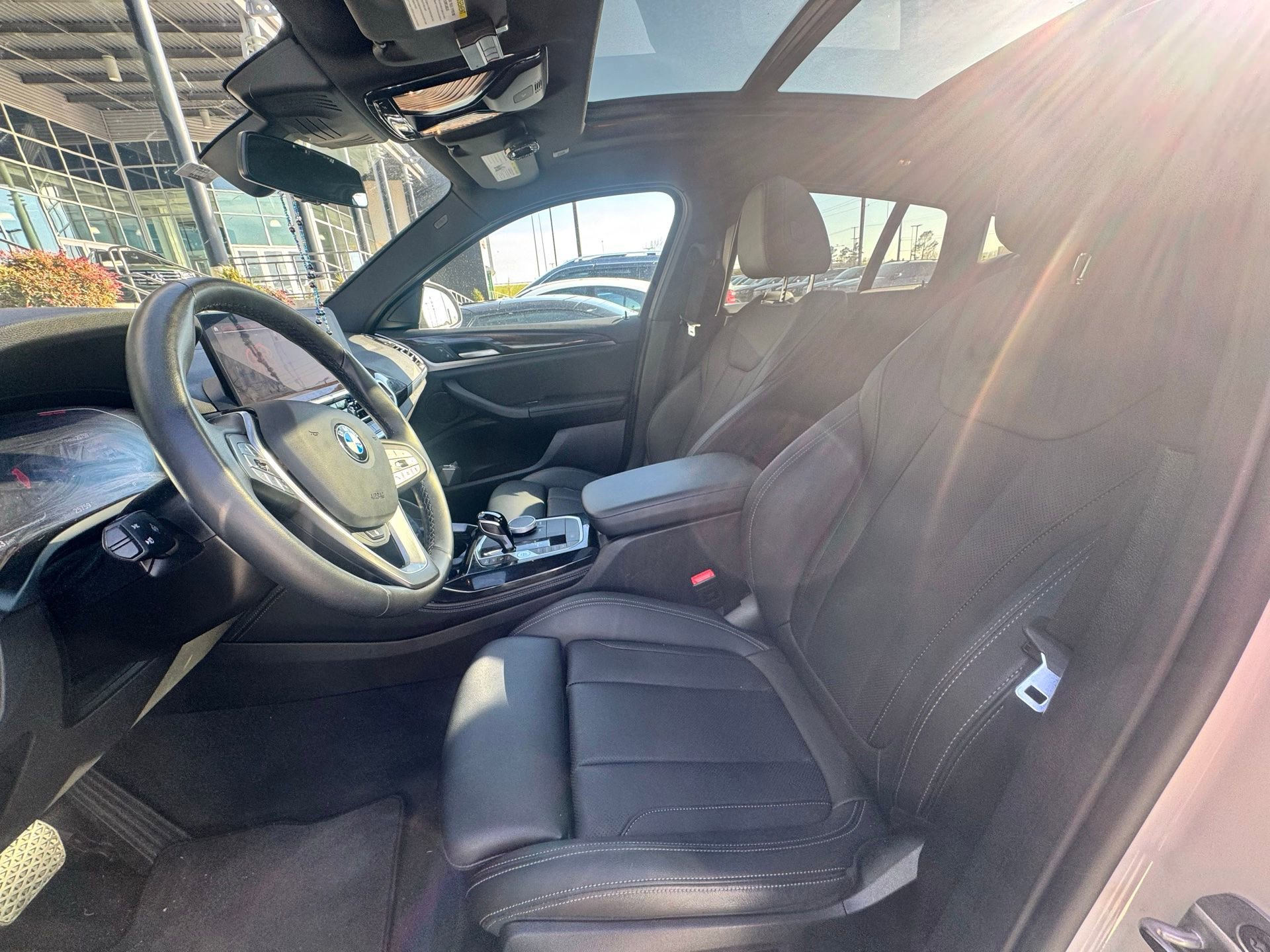 Used 2024 BMW X4 xDrive30i w/ Parking Assistance Package image 7