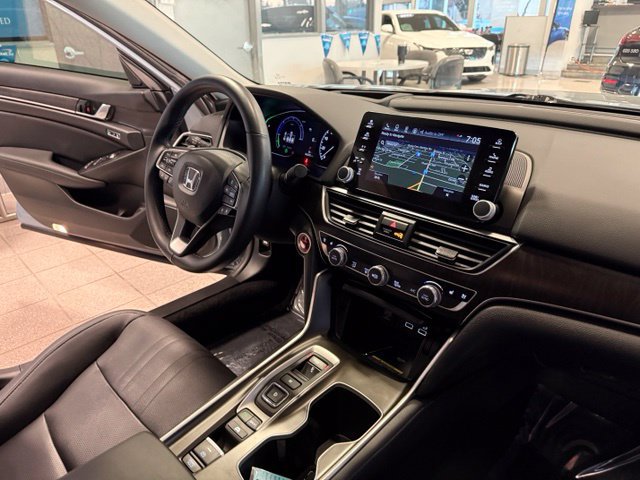 Used 2021 Honda Accord Touring image 2