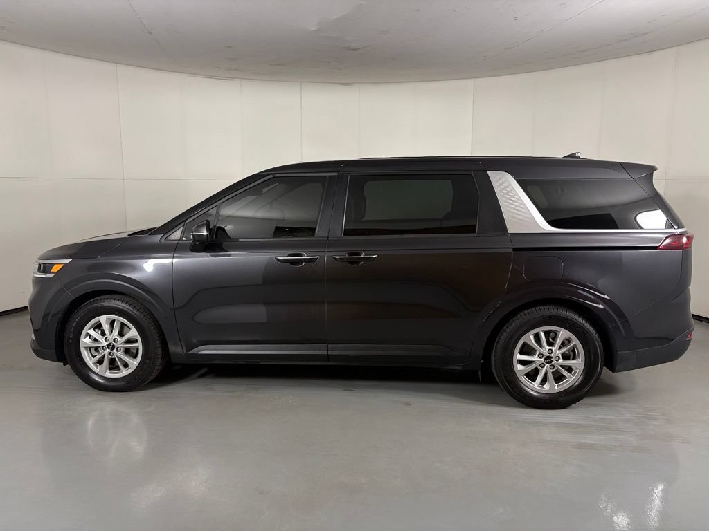 Used 2022 Kia Carnival LX FWD image 5