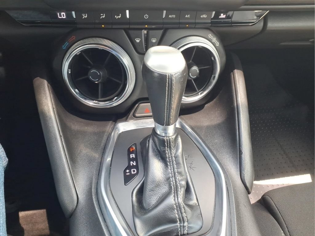 Used 2018 Chevrolet Camaro LT RWD image 17
