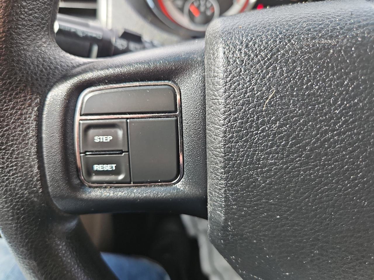 Used 2014 Dodge Grand Caravan SXT image 28