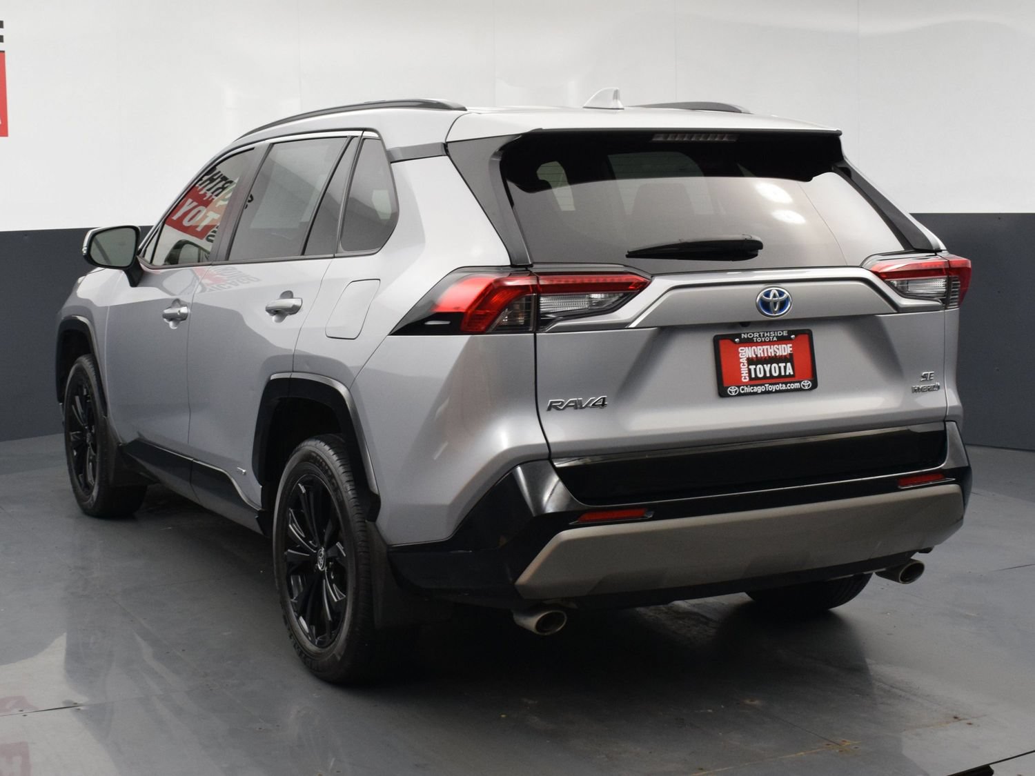 Used 2022 Toyota RAV4 SE AWD/4WD image 3
