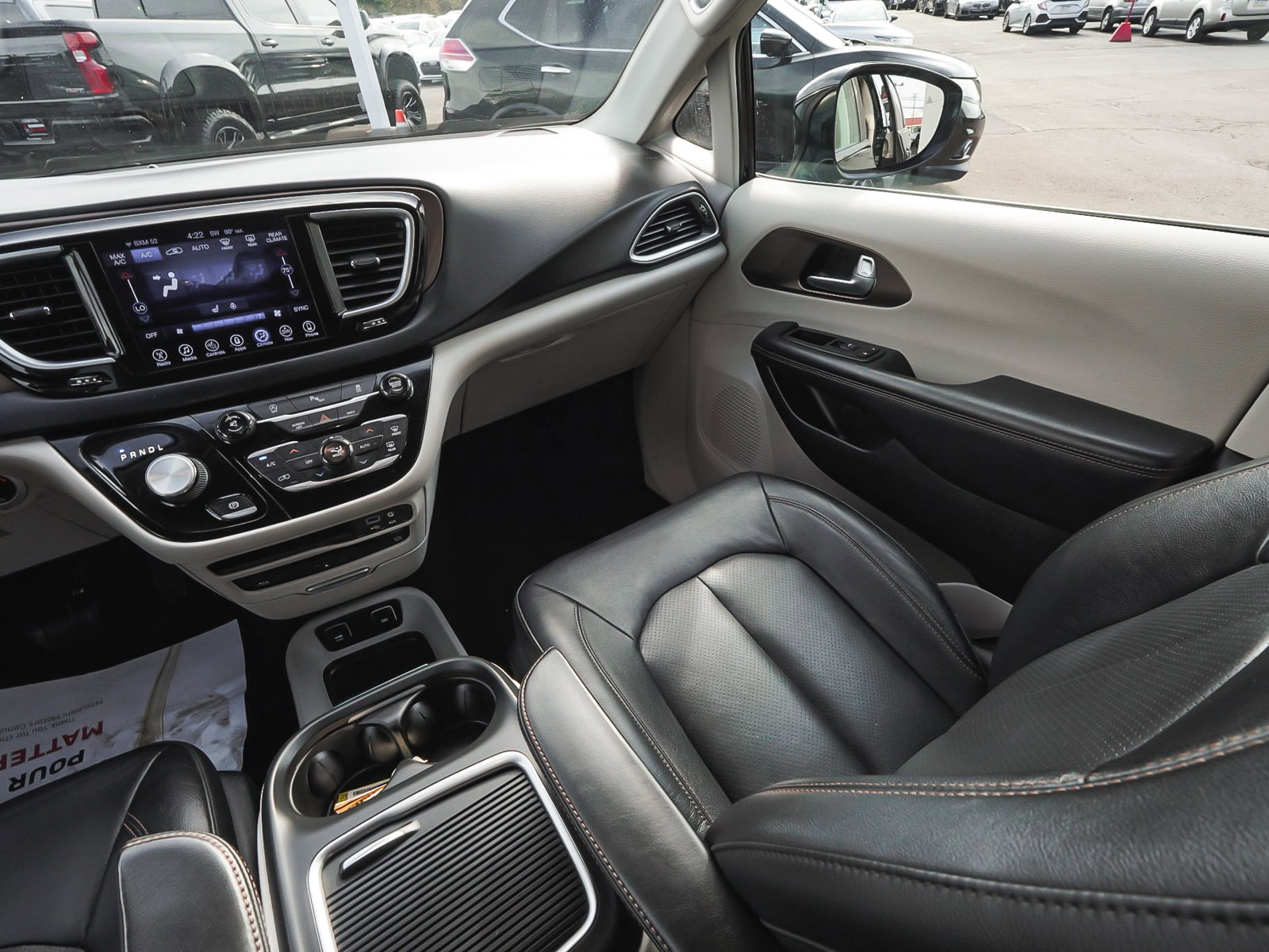 Used 2017 Chrysler Pacifica Touring-L Plus FWD image 49