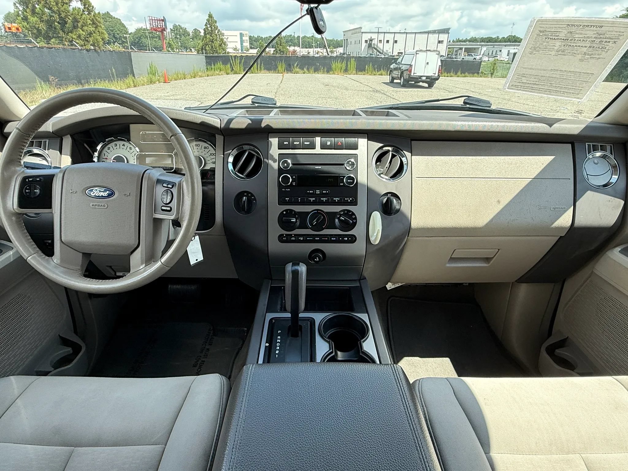 Used 2014 Ford Expedition XLT AWD/4WD image 3