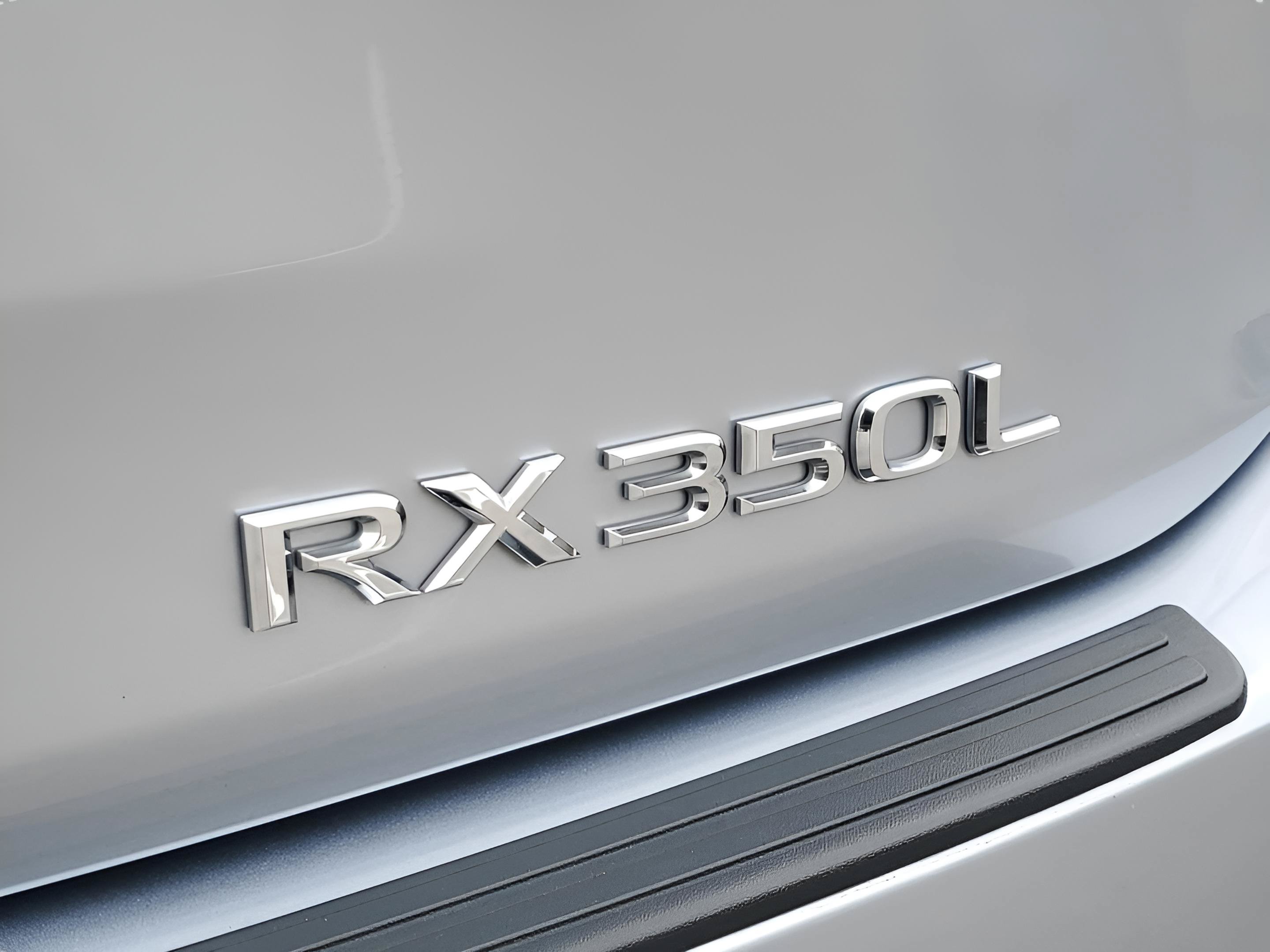 Used 2022 Lexus RX 350L Premium w/ Premium Package AWD/4WD image 30