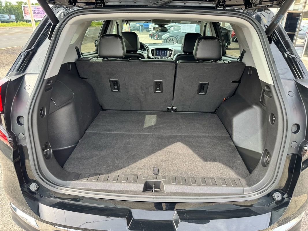 Used 2023 GMC Terrain SLT image 38