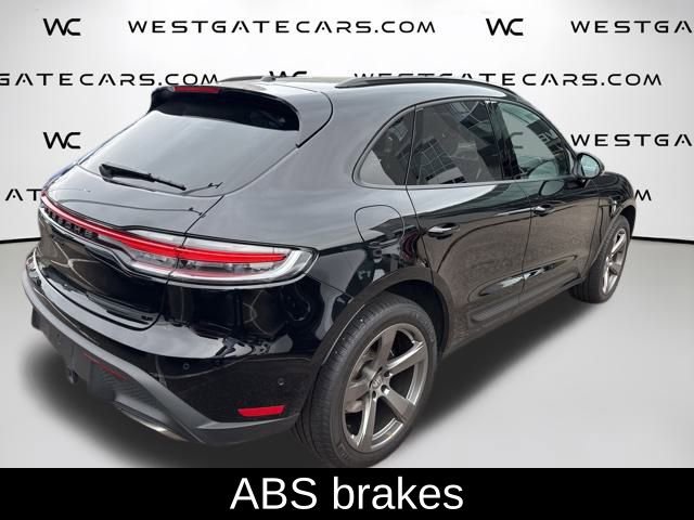 Used 2024 Porsche Macan Base image 11