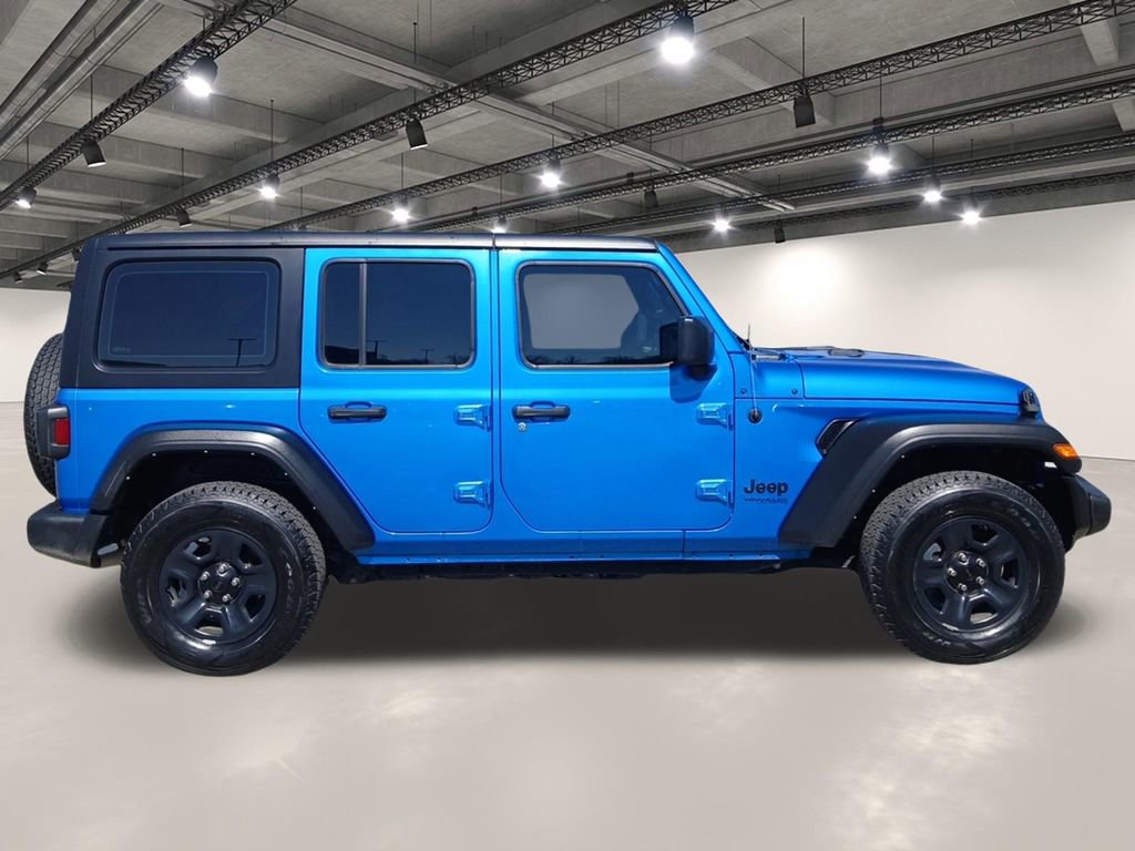 Used 2022 Jeep Wrangler Unlimited Sport image 17