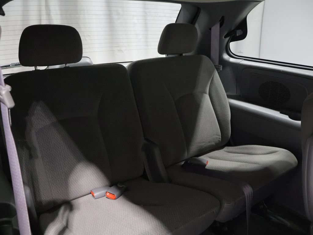 Used 2006 Dodge Caravan SXT w/ Popular Equipment Group I FWD image 19