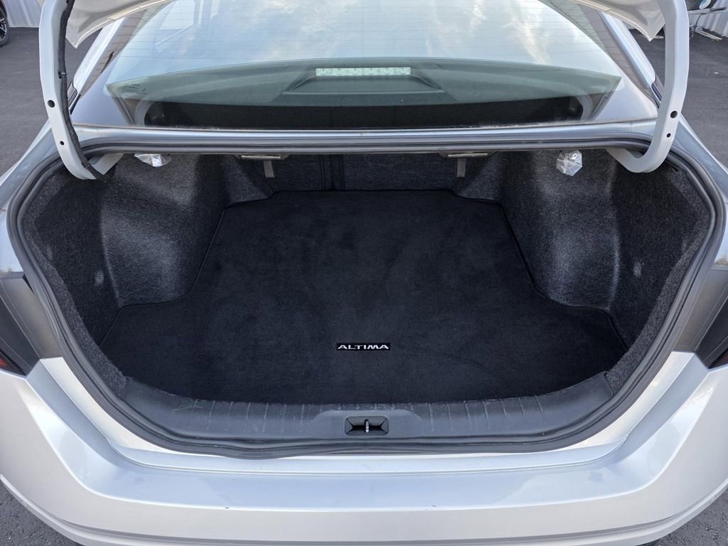 Used 2024 Nissan Altima 2.5 SR image 9