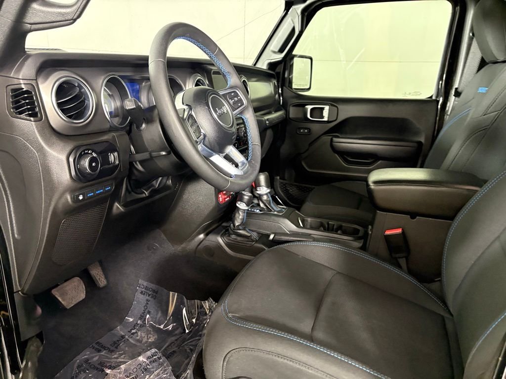 Used 2023 Jeep Wrangler Unlimited Rubicon 4xe AWD/4WD image 18