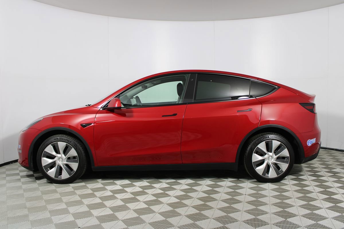 Used 2021 Tesla Model Y Long Range AWD/4WD image 30