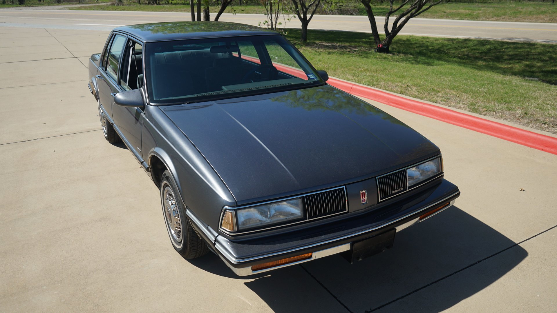 Used 1989 Oldsmobile 88 Royale image 20