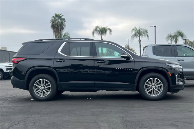 Used 2023 Chevrolet Traverse LT image 3