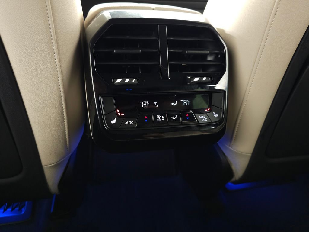 Used 2023 BMW iX xDrive50 w/ Premium Package image 39