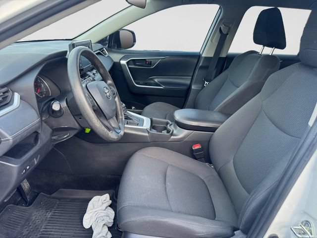 Used 2021 Toyota RAV4 LE FWD image 11