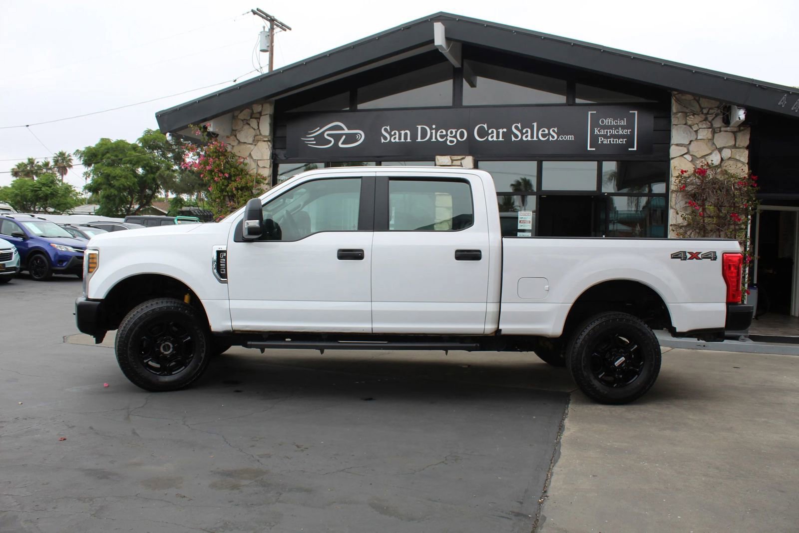 Used 2018 Ford F250 XL w/ Power Equipment Group AWD/4WD image 2