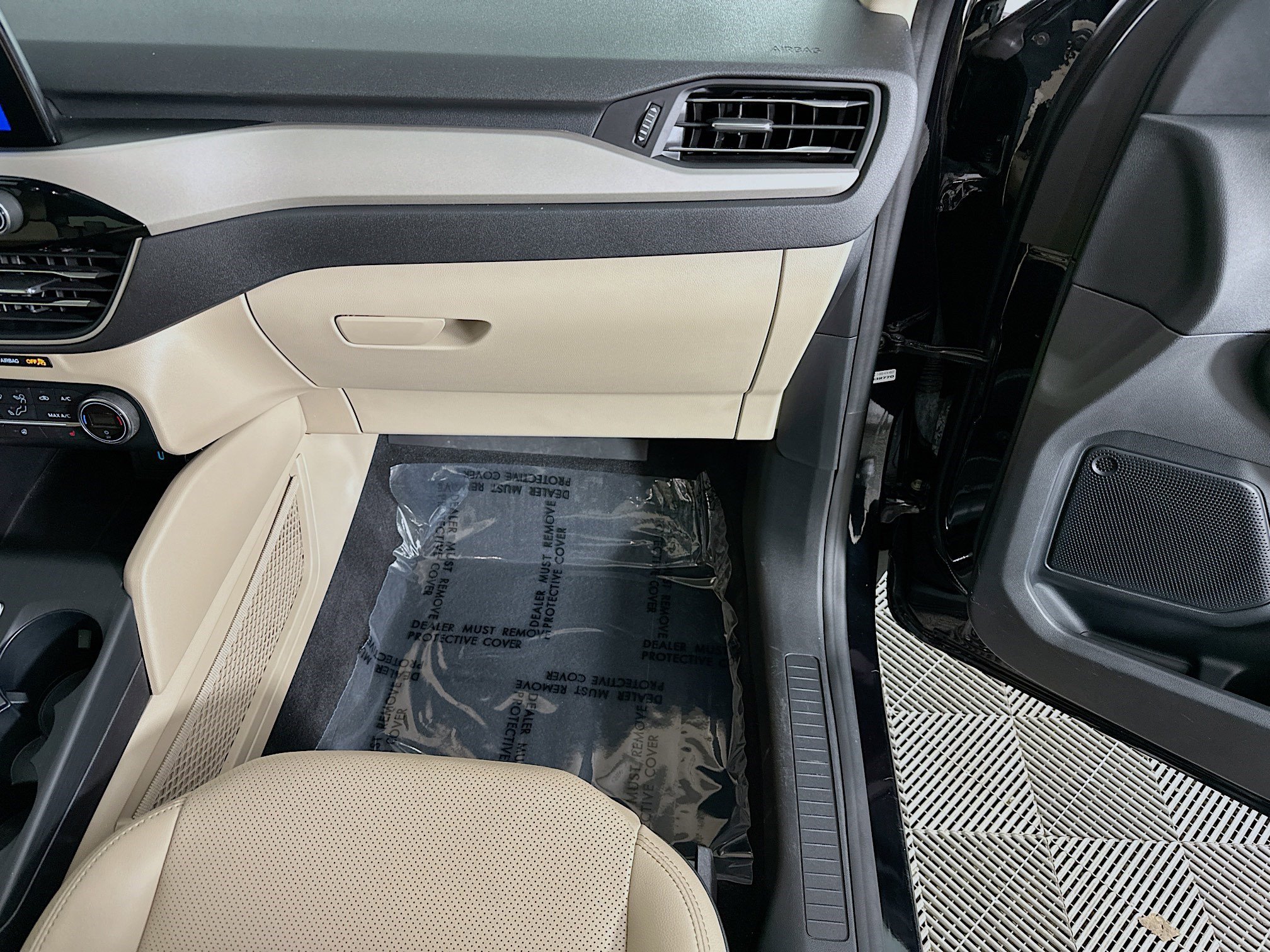 Used 2020 Ford Escape SEL image 33