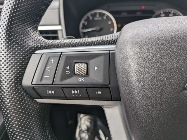 Used 2023 Mitsubishi Outlander SE AWD/4WD image 22