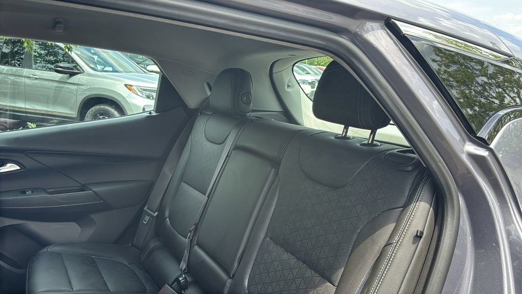 Used 2023 Chevrolet Bolt LT w/ Infotainment Package FWD image 26