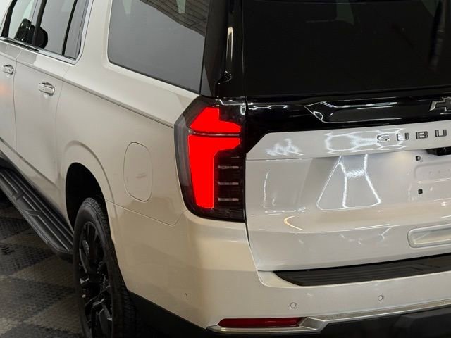 Used 2025 Chevrolet Suburban High Country w/ Sun And Tow Package image 9